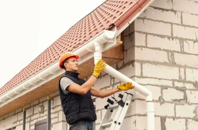 Pose et remplacement de gouttières à Péas